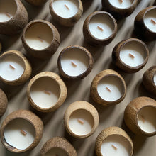 Load image into Gallery viewer, The COCOS Coconut Candle